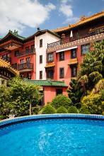 Hotel "Ling Bao"